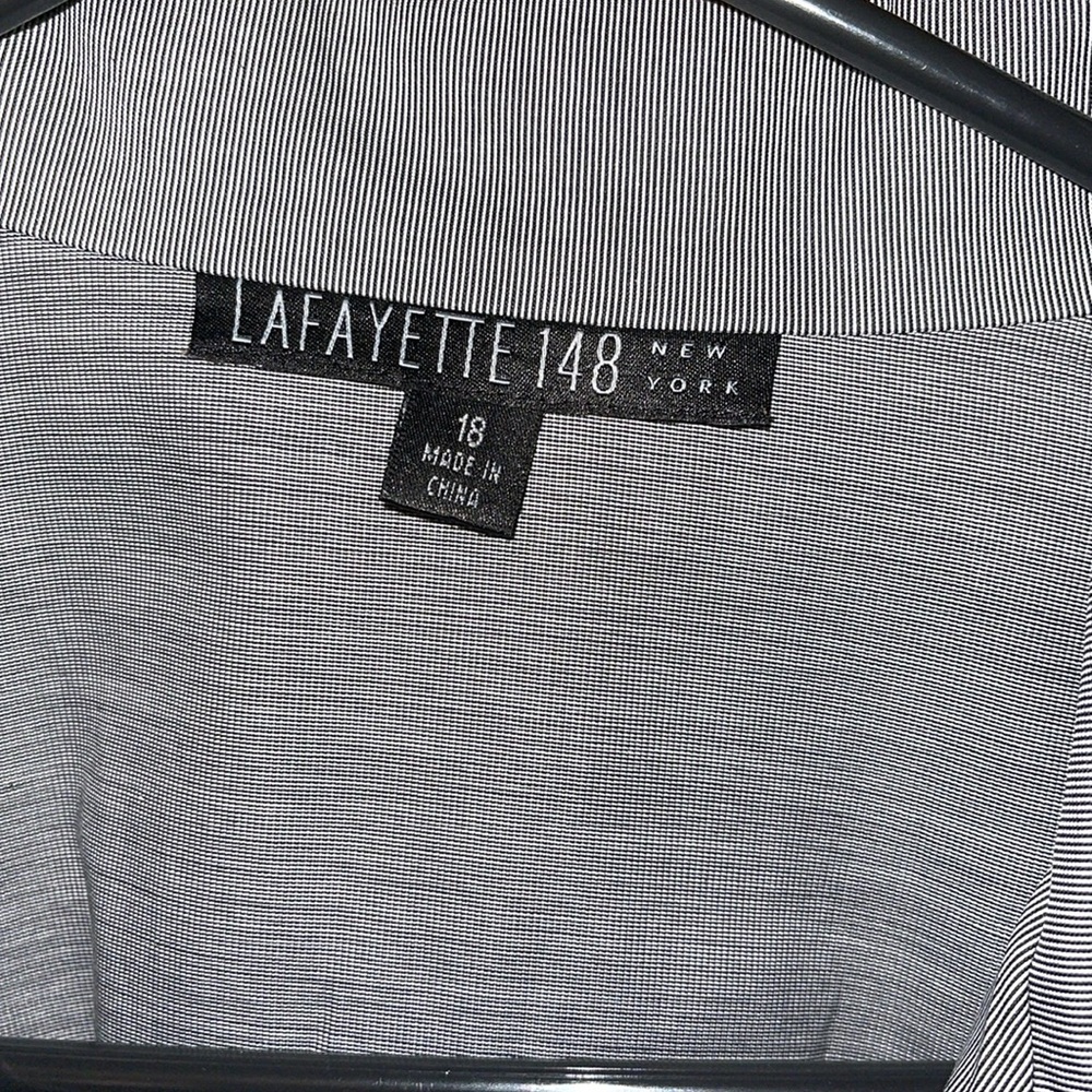 Lafayette 148 New York blouse - Picture 4 of 6
